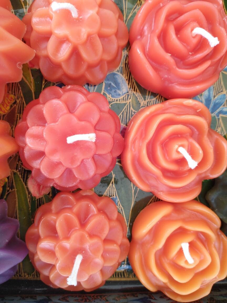 Flower candles from beeswax