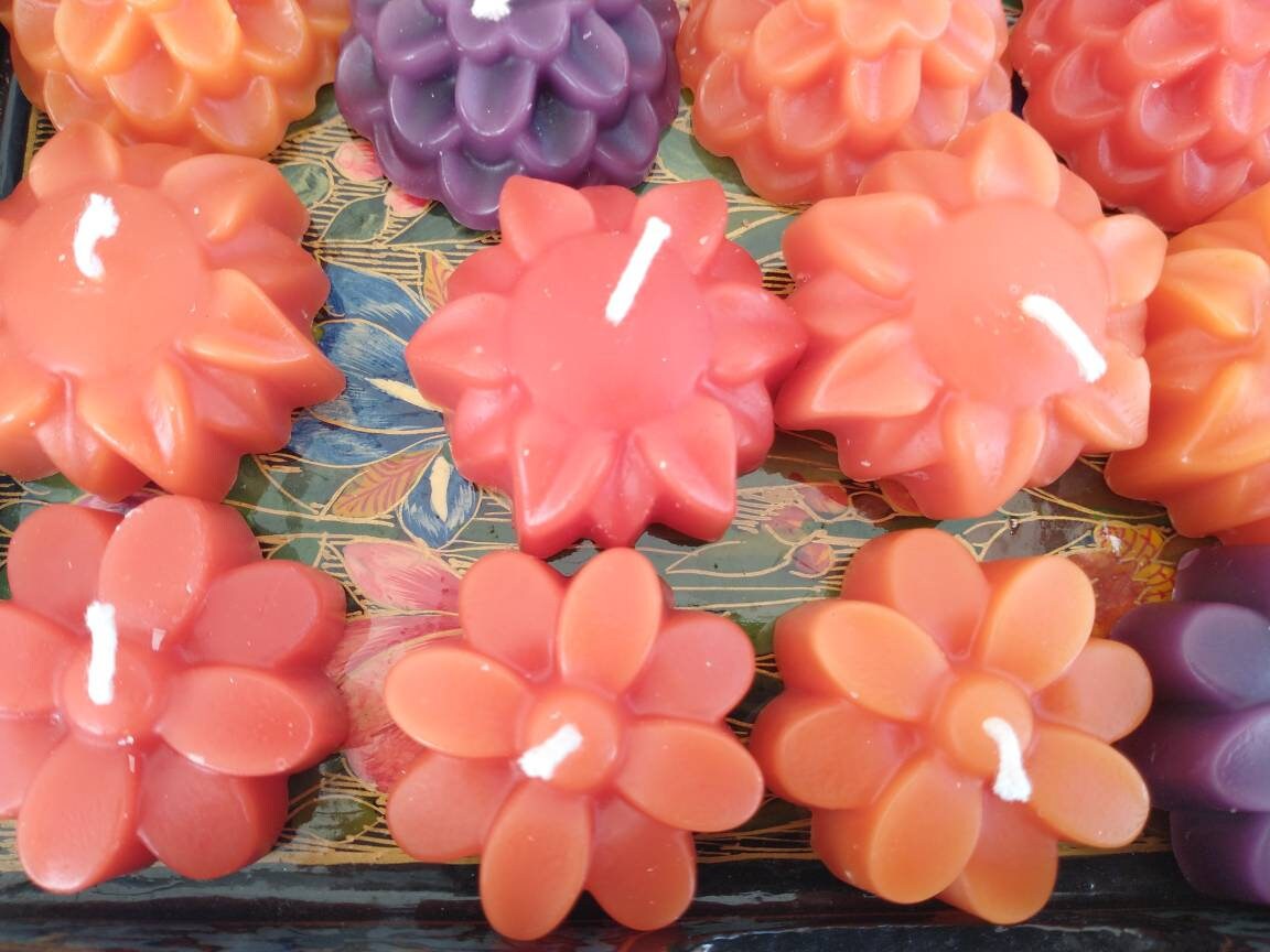 Flower candles from beeswax