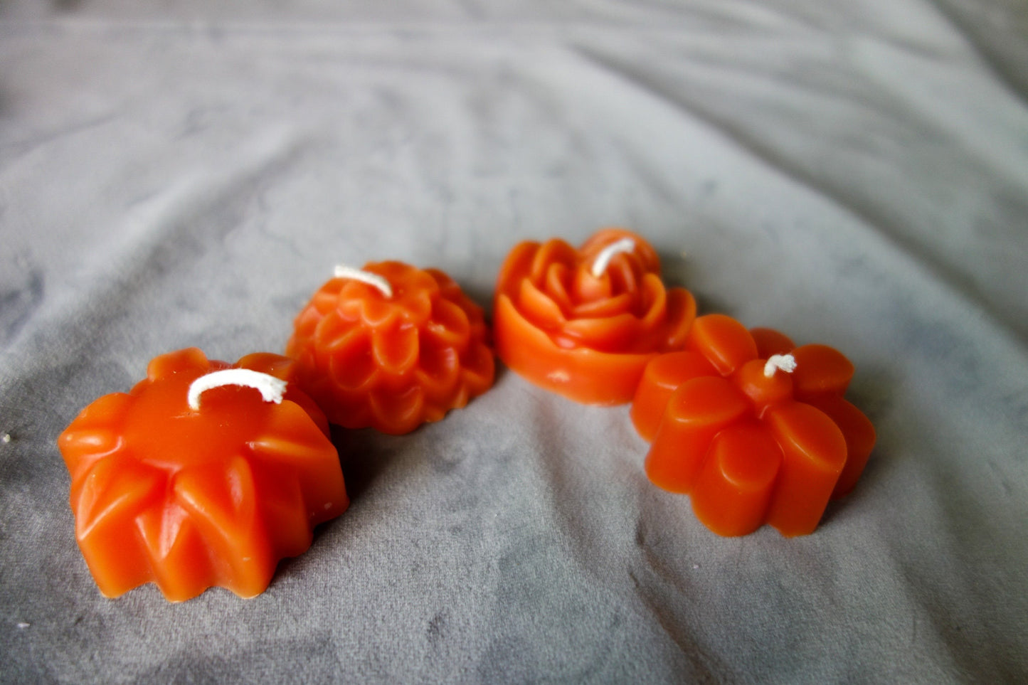 Flower candles from beeswax